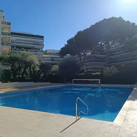 Oree Du Cap 2 Pieces Climatise Classe 52 M2 Terrasse 20m2 Plages Piscine Avec Parking Privatif *