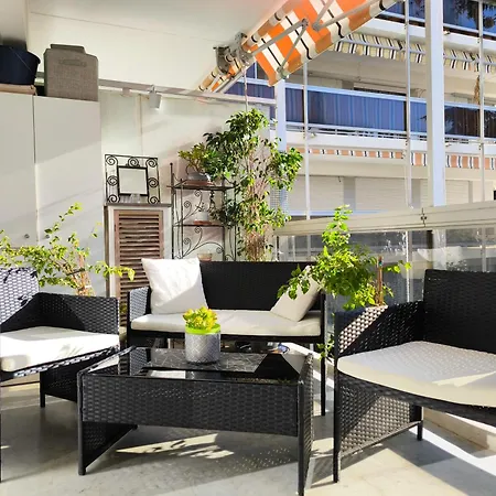 OREE DU CAP 2 pièces CLIMATISÉ CLASSÉ 52 M2 terrasse 20m2 PLAGES PISCINE ANTIBES avec PARKING PRIVATIF Antibes