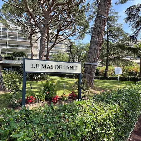 OREE DU CAP 2 pièces CLIMATISÉ CLASSÉ 52 M2 terrasse 20m2 PLAGES PISCINE ANTIBES avec PARKING PRIVATIF Apartamento *