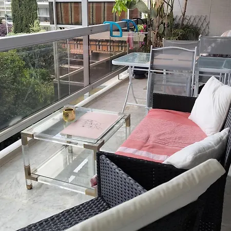 OREE DU CAP 2 pièces CLIMATISÉ CLASSÉ 52 M2 terrasse 20m2 PLAGES PISCINE ANTIBES avec PARKING PRIVATIF * Antibes